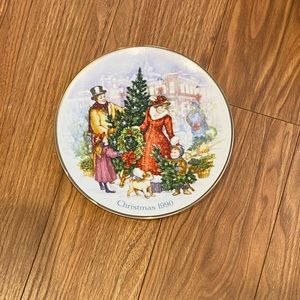 Vintage Avon 1990 Christmas Plate